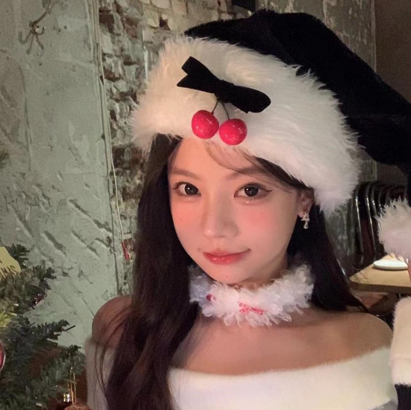 Fashion Red Sweet Cherry Bow Plush Santa Hat Women Warm Windproof Ear Protection Festive Party Supplies New Year Christmas Gifts