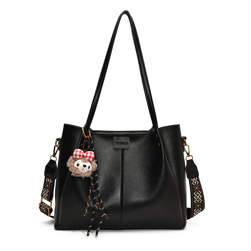 

Simple and versatile bag women s large capacity 2025 new casual fashion single shoulder child and mother shopping bag commuter tote bag no pendant