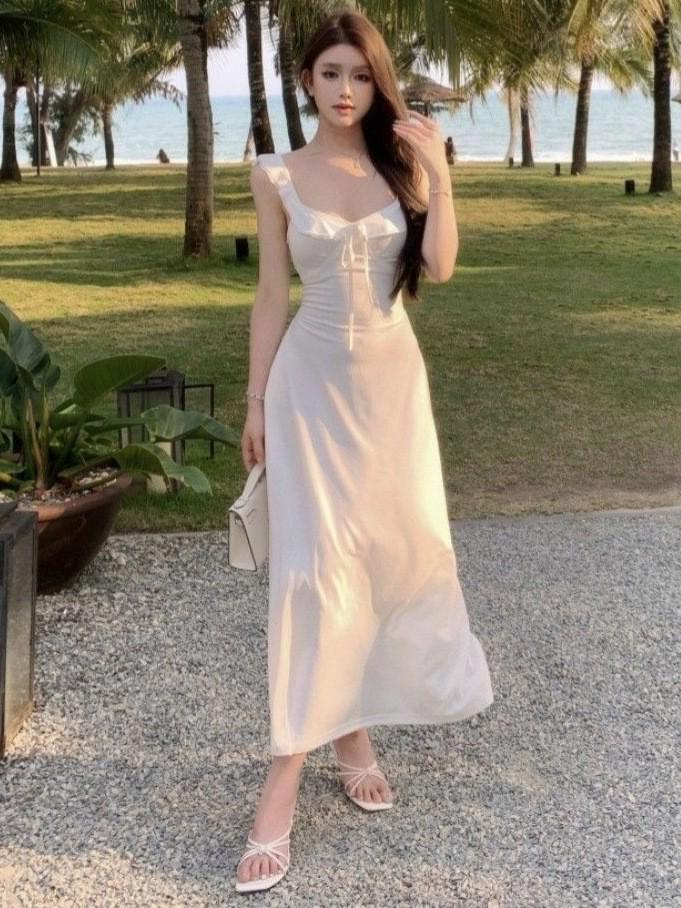 French Style Burgundy Backless Summer Dress for Women - Elegant, Exquisite, and Perfect for Beach Vacations