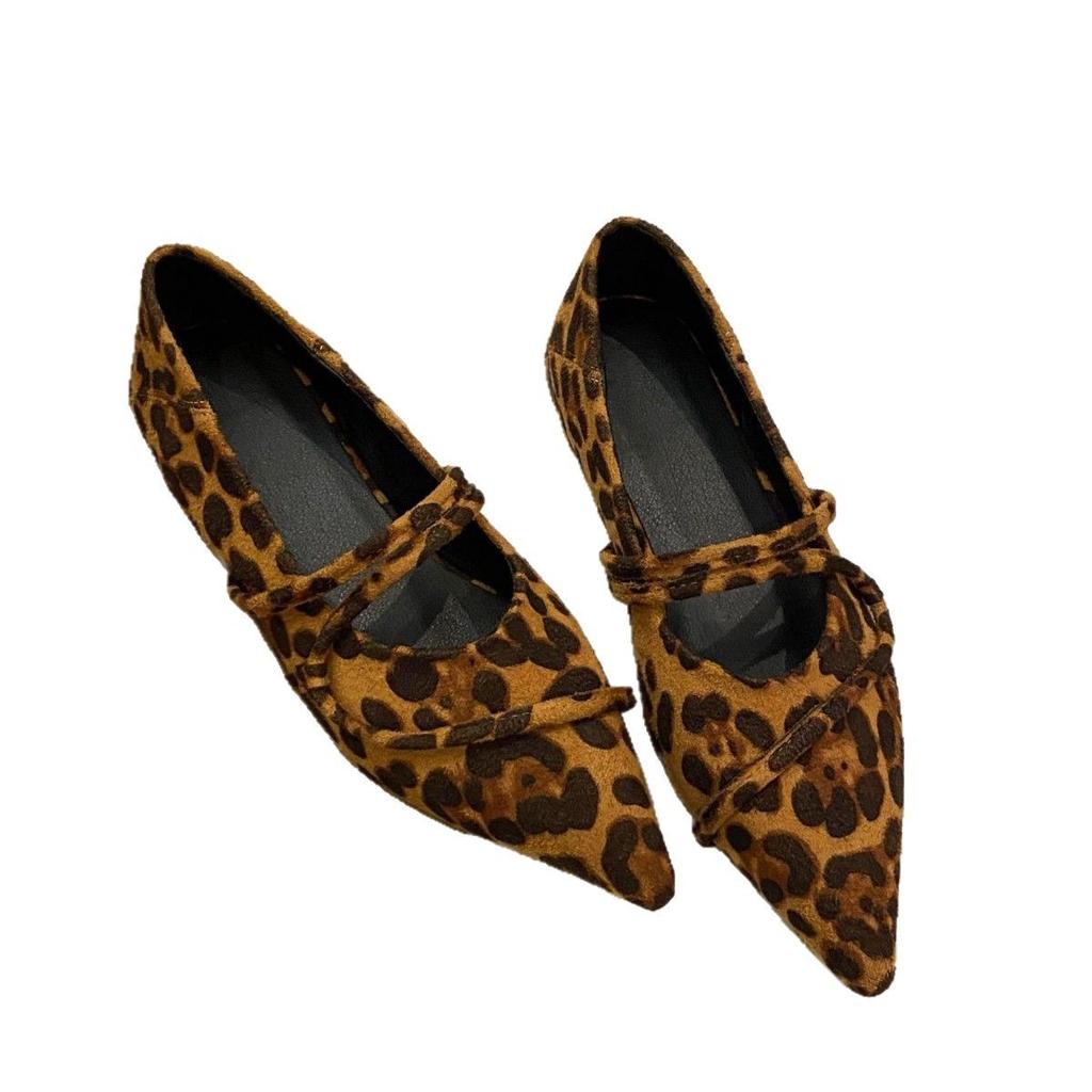 Flat-bottomed retro pointed leopard print single shoes women's shoes 2025 spring and autumn French soft sole not tired feet black commuter shoes