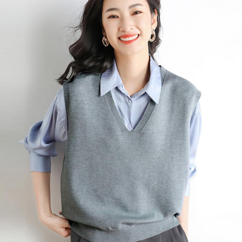 IHUASU Women's Autumn and Winter Loose V-neck Knitted Waistcoat Solid Colour Short Section Sleeve Head Sleeveless Outer Shoulders Vest