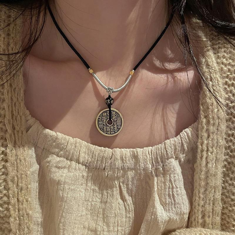 

Medieval Chinese Zen Necklace: Retro Copper Coin Pendant on Braided Rope Clavicle Chain X1623 чёрный
