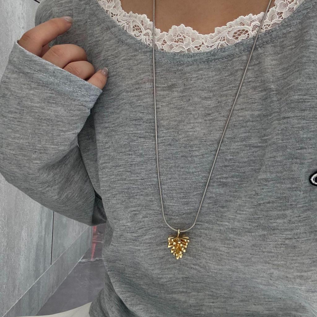 Adjustable Korean Pine Cone Pendant Necklace - High-End Niche Design for Women
