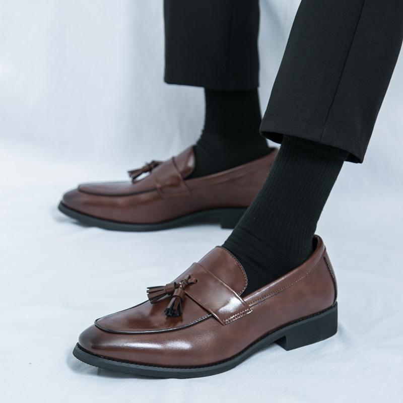 New Men Pointed Black Brown Slip On Casual Leather Shoes Male Tassels Loafers Wedding Dress Formal Flats Footwear