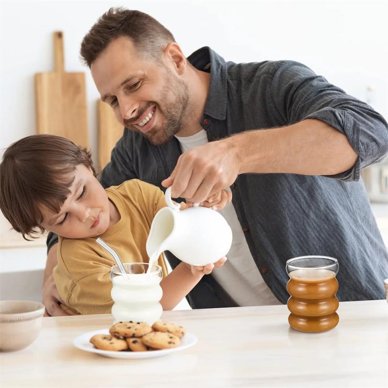 4 Stück/Set Glasbecher Kaffeetasse Kreative Klare Trinkgläser Geriffelte Glaswarenbecher Mit Strohhalmen Set Cocktail Fruchtglas