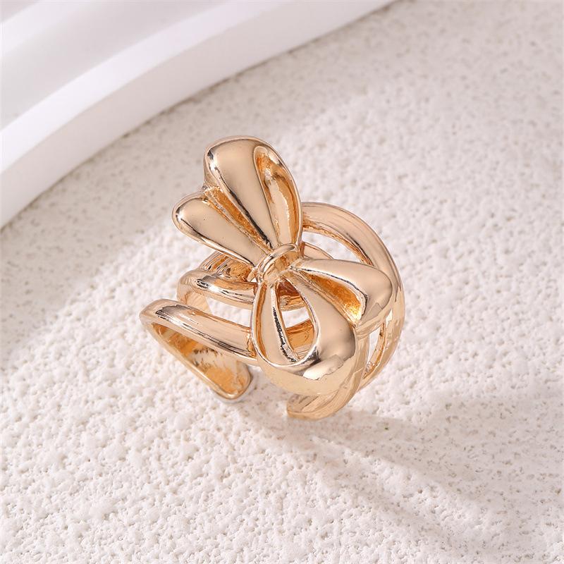 

2025 New copper Color Hollow Bow Adjustable Open Ring for Women Vintage Metal Multi-Layer Line Wide Finger Ring Fashion Zircon