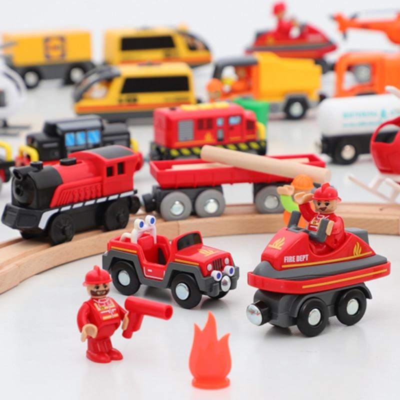 Treno Locomotiva a Batteria per Bambini con Azione, Collegamento Magnetico, Potente Set Treno Adatto per Treni e Binari in Legno Brio