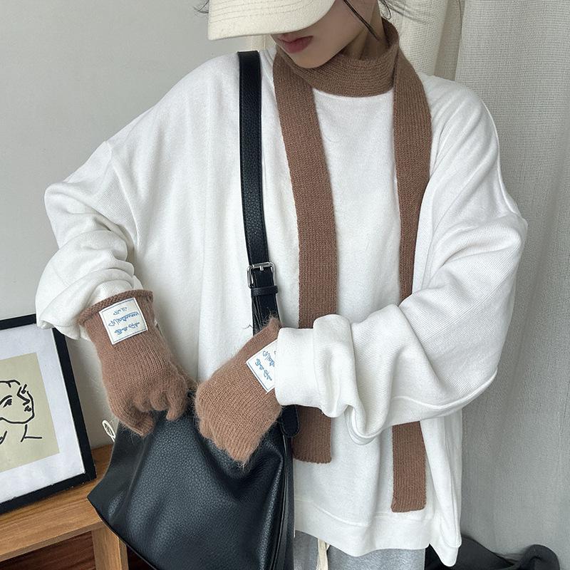 Nianke Women's Red Angora Knit Gloves - Winter Warm, Touch Screen Compatible, Five-Finger Design, and Cold-Proof for Christmas and New Year.