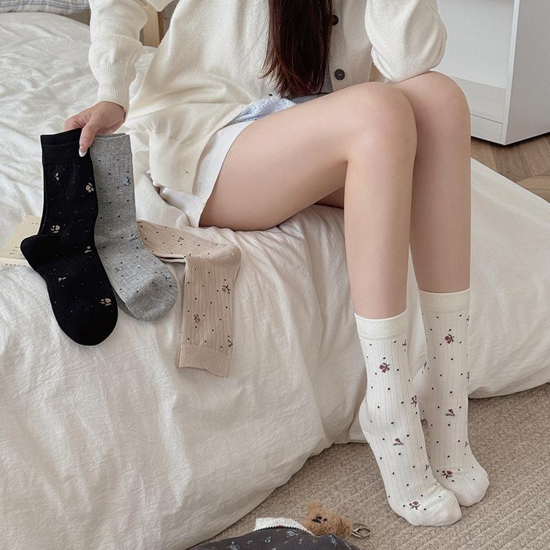 Fresh and Delicate Floral Print Socks, Women's Retro Mid-calf Socks, Spring and Autumn Thin Pile Socks, Sweat-absorbing Boneless Socks