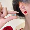 Nouveau modèle sans trous d'oreilles. Boucles d'oreilles à clip rouge perle polyvalentes et luxueuses avec de puissants aimants. Boucles d'oreilles en perles.