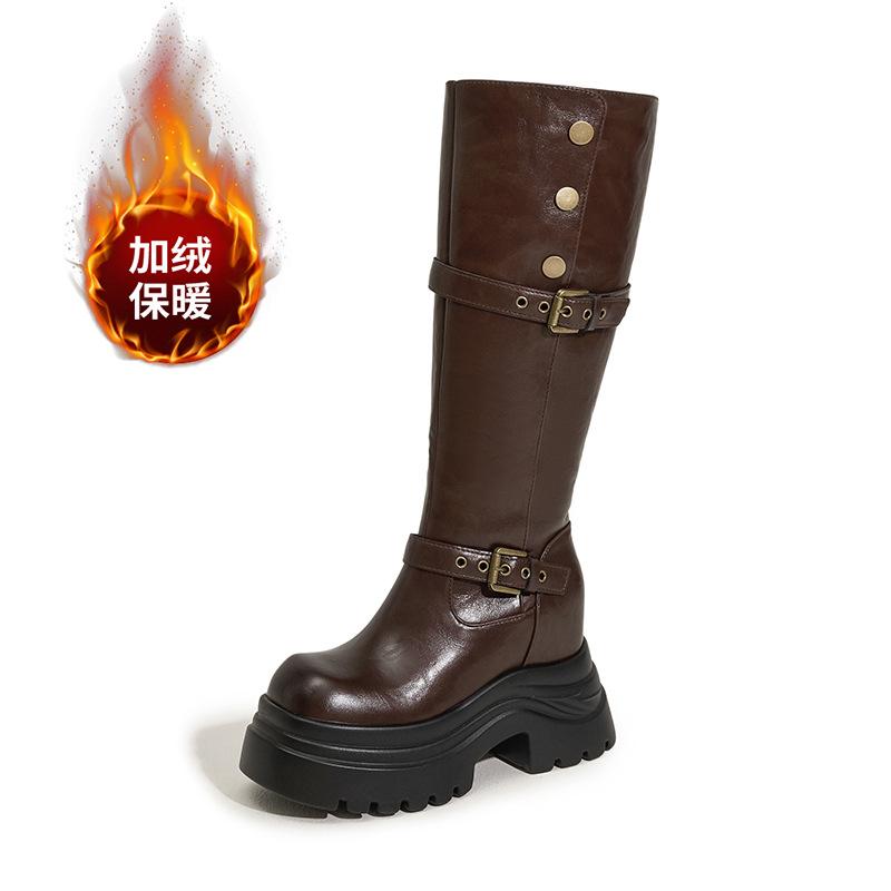 

Бархатные ботинки на толстой подошве для женщин, но ботфорты 2025 осень и зима новая внутренняя высота увеличение маленький толстый каблук рыцарские сапоги 39 коричневый