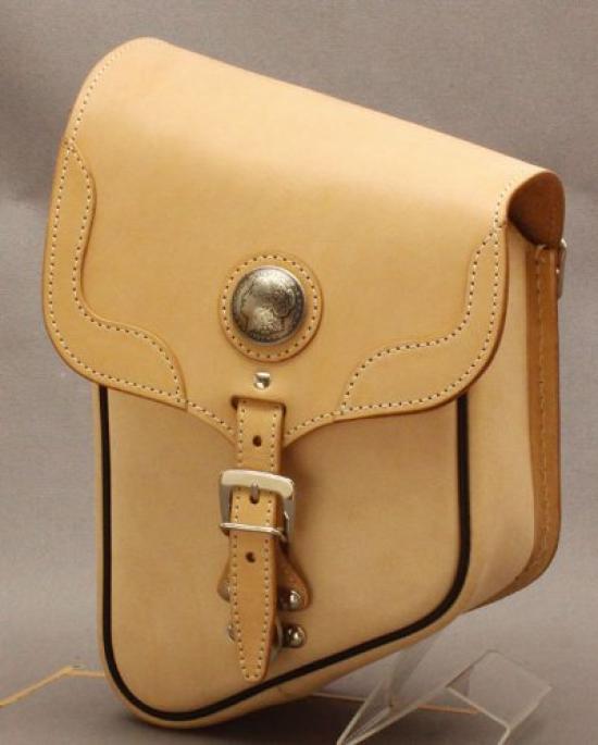 

DEGNER Rigid Leather 4mm Softail Saddlebag, Thick, 34x21x13cm, Tan, SB-15