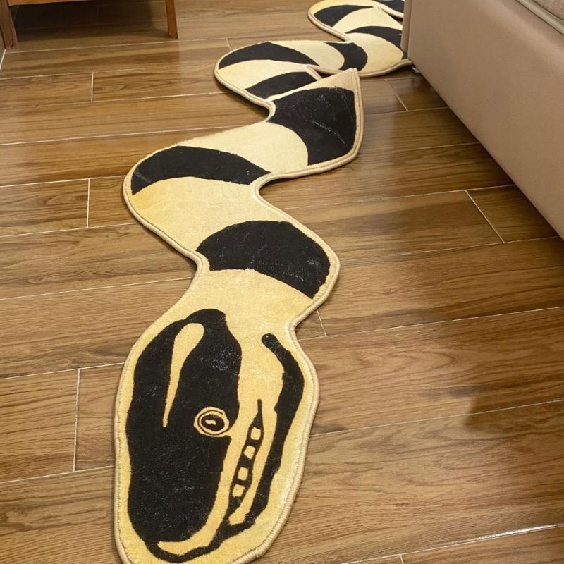 Creative Nonslip Snake Carpet Decorative Animal Carpet Home Decoration Safety Floor Mat for Living Room Bedroom Kitchen