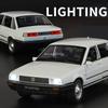 1:32 Santana Retro Car Mode Toy Metal Diecast Sound Light Shock Absorption Training Vehicle Models Simulation Hobby Ornaments