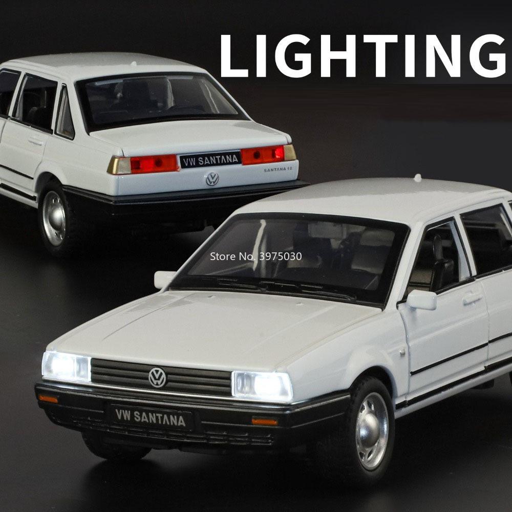 1:32 Santana Retro Car Mode Toy Metal Diecast Sound Light Shock Absorption Training Vehicle Models Simulation Hobby Ornaments