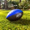 NERF Pro Grip Football - Klassischer Schaumstoffball - Leicht zu fangen und zu werfen - Ideal für drinnen und draußen - Blau