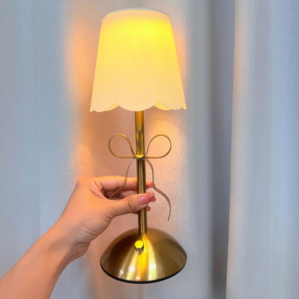 

Table Lamp Girl Butterfly Knot Decorative Desk Lamp Bedroom Decoration Dining Room Metal Charging Atmosphere Light Fabric Shade бежевый