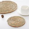 Table Placemat Wear-resistant Handwoven Cattail Grass Placemat Heat Resistant Table Mat for Home Decoration