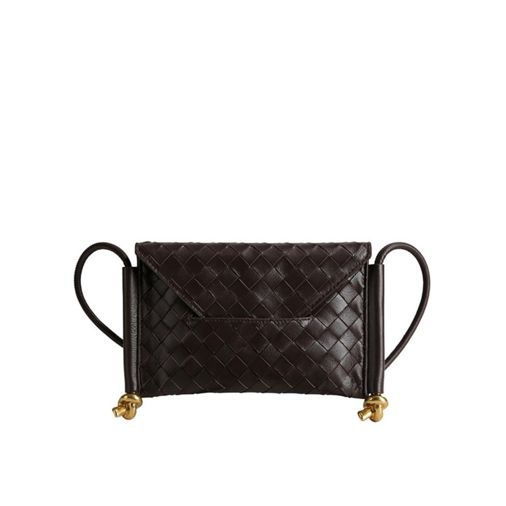 Autumn and winter small fragrant style versatile woven bag simple casual shoulder envelope bag fashionable commuter flip sheepskin bag women