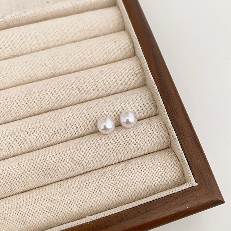 9Silver Needle Simple and Versatile Pearl Earrings for Women, Light Luxury and High-end Feel, Elegant and Unique Personalized Ear Accessories