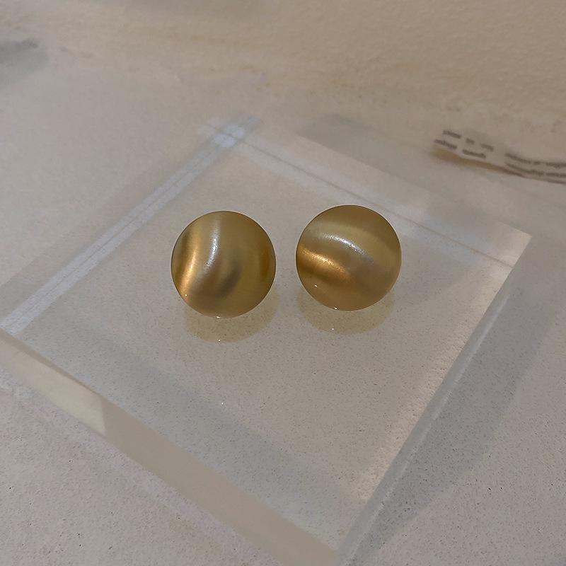 Silver Needle Geometric Metal Earrings: Elegant, Fashionable, High-End Design Stud Jewelry.