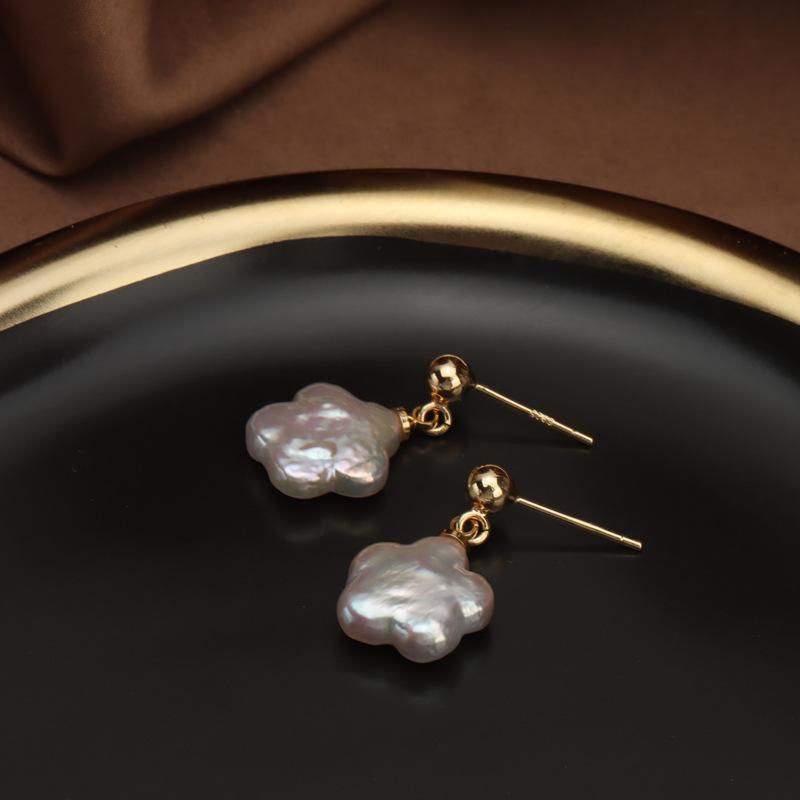 Baroque plum blossom natural freshwater pearl earrings women's s911 silver needle light luxury design high-end stud earrings new