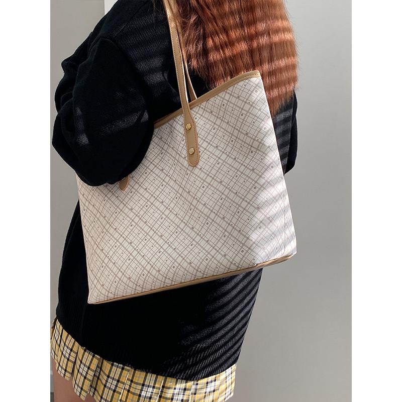 Ielgy Retro Premium Texture Tote Bag Commuter Large Capacity Shoulder Bag