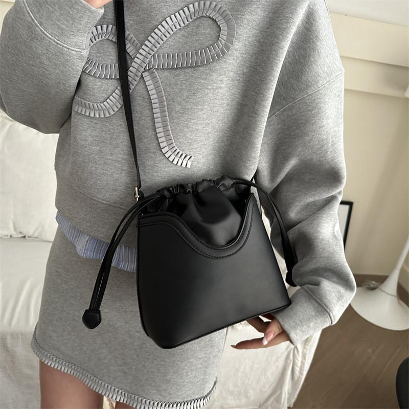 Chic Pu Leather Bucket Bag For Women With Trendy Design Versatile For Urban Minimalist Fashion
