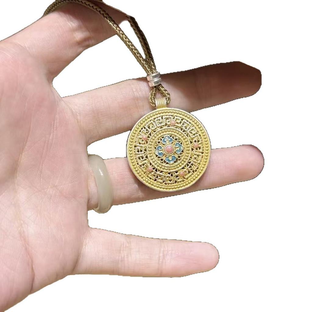 New Chinese-style Gold-painted Enamel Cloud Brocade Compass Long Sweater Chain Pendant Necklace for Women, Light Luxury, Niche, High-end Feel