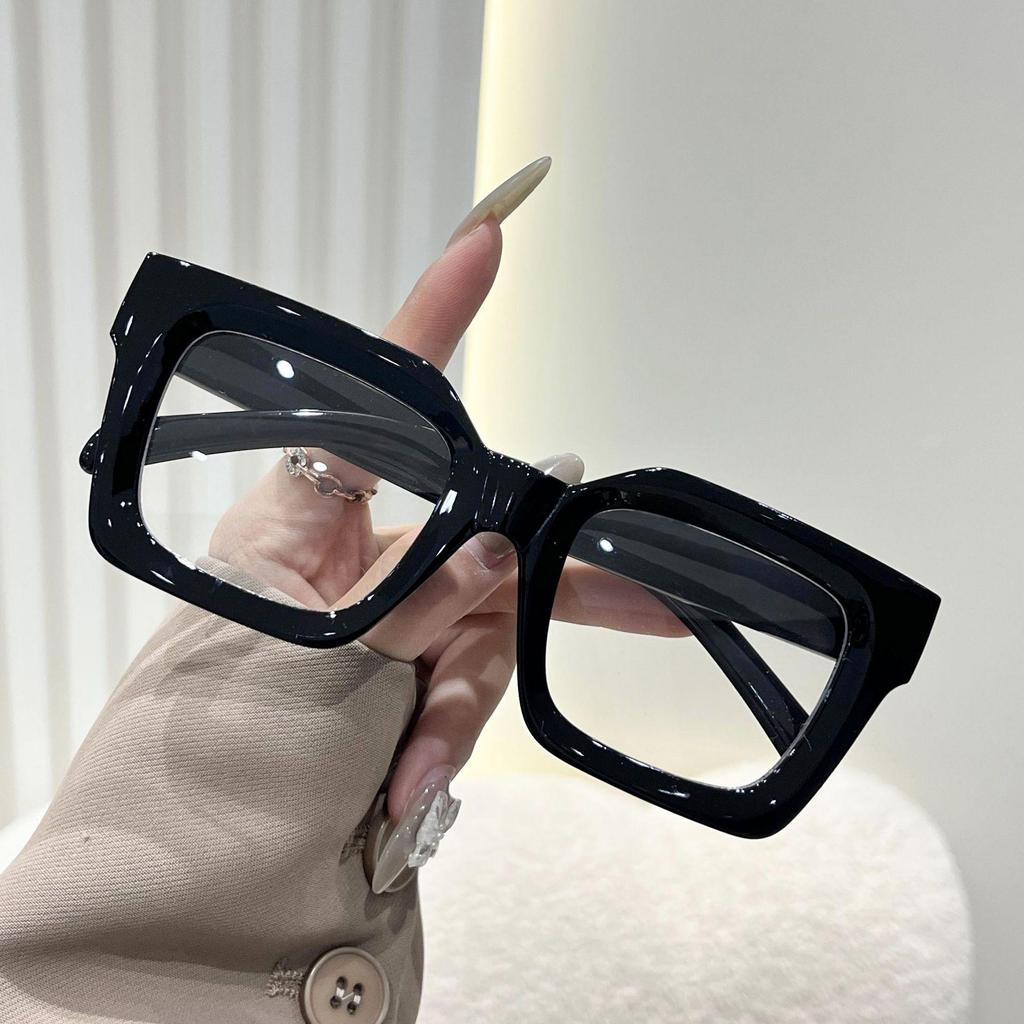 2025 Retro Square Rivet Eyeglasses for Men & Women - Anti-Blue Light Fashion Frames with Flat Lenses