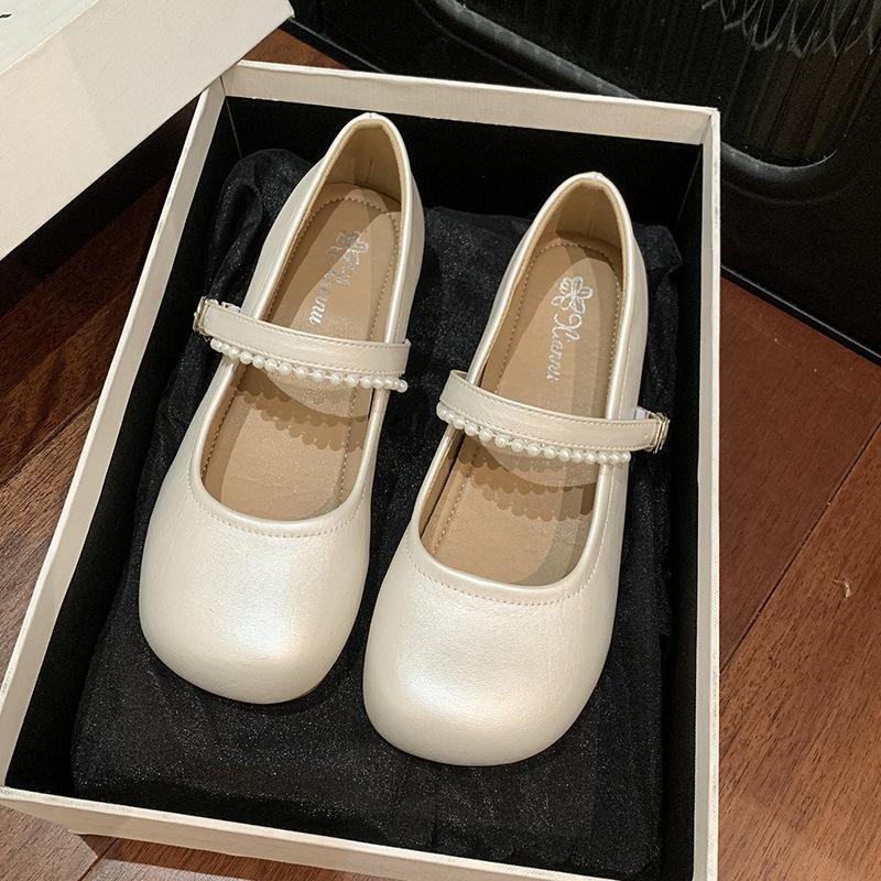 

With skirt single shoes women s new summer soft flat beanie shoes versatile small leather shoes Mary Jane shoes 35