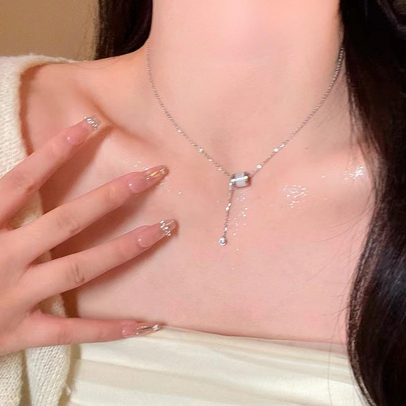Elegant Women s Cat s Eye Tassel Necklace - High-End, Versatile Statement Jewelry