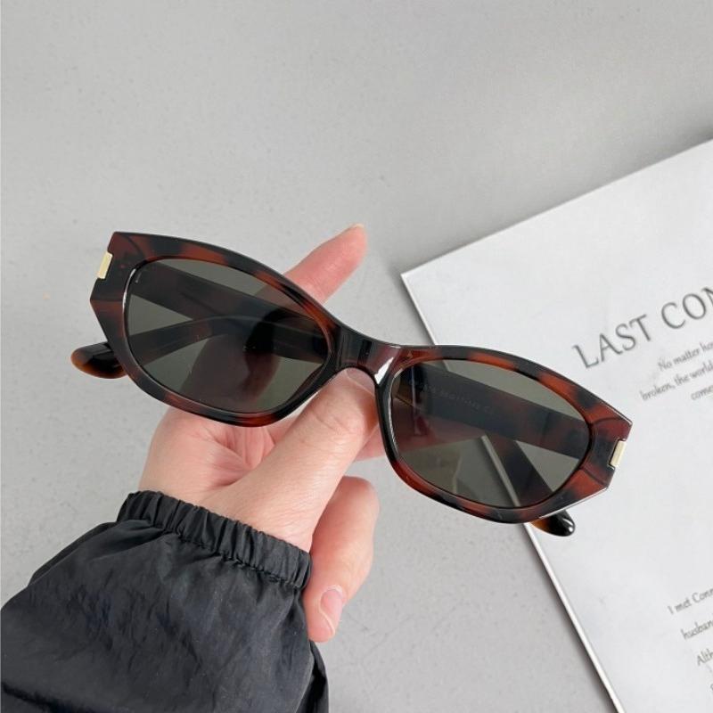 2pcs Stylish Vintage Cat-Eye Eyewear  for Elegant Ladies Lightweight & Comfortable Ideal for Daily Use and Fashion Decoration