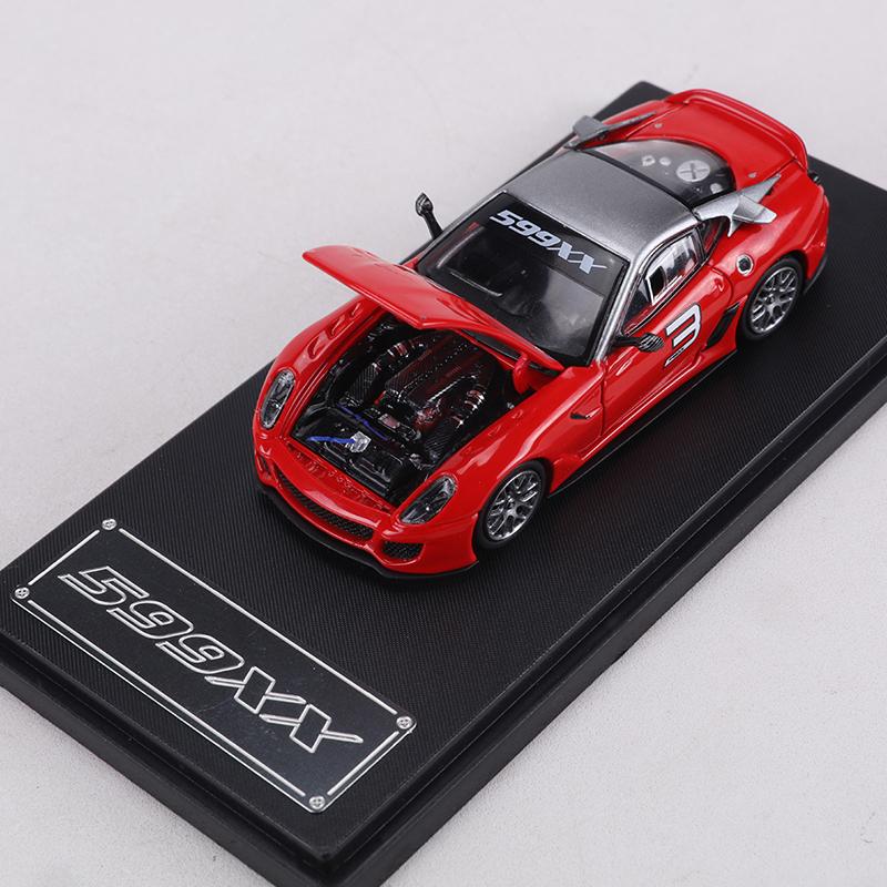 

МОДЕЛЬ RM 1:64 599XX Модель автомобиля из сплава Капот можно открыть красный