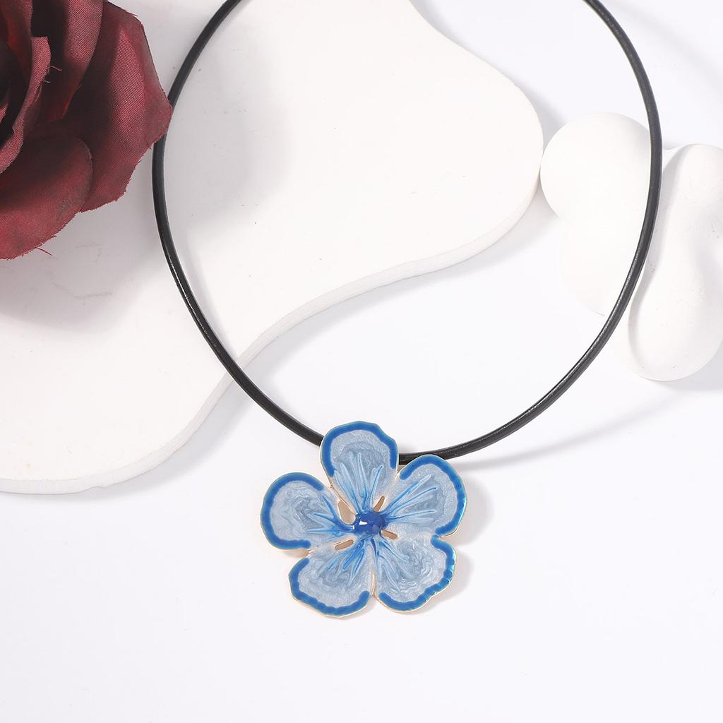 Summer New Korean Version Fresh and Sweet Enamel Dripping Oil Delicate Flower Pendant, Princess Fashion Niche