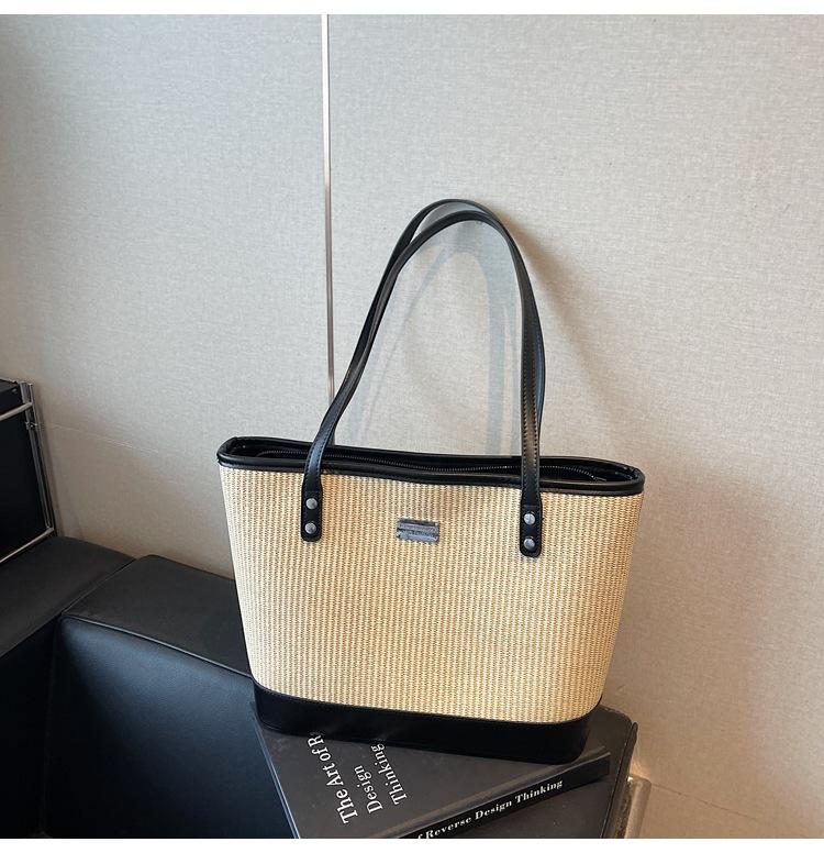 Summer new niche fashion contrasting color straw woven portable shoulder crossbody large capacity tote bag