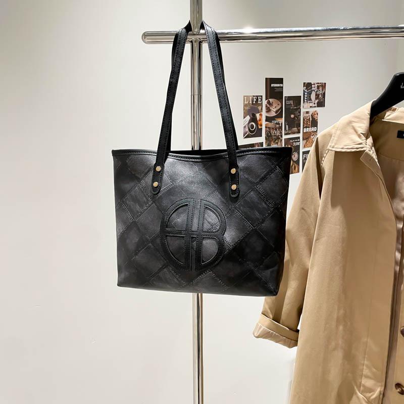 

Fashion printing casual retro personalized tote bag women s new autumn and winter rendering beautiful premium shoulder bag чёрный