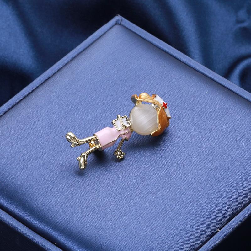 Blucome Cute Little Nurse Brooch Trend Personality Temperament Coat Cardigan Corsage Fashion Accessories Pin