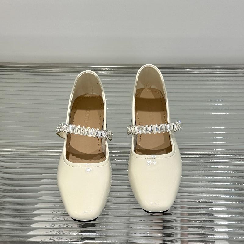 Mode 2025 Neue Perlenbesetzte Mittelhohe Einzelne Schuhe Herbst Neu Eckige Zehenpartie Flacher Ausschnitt Einriemen Weiche Sohle Rutschfest Blockabsatzschuhe