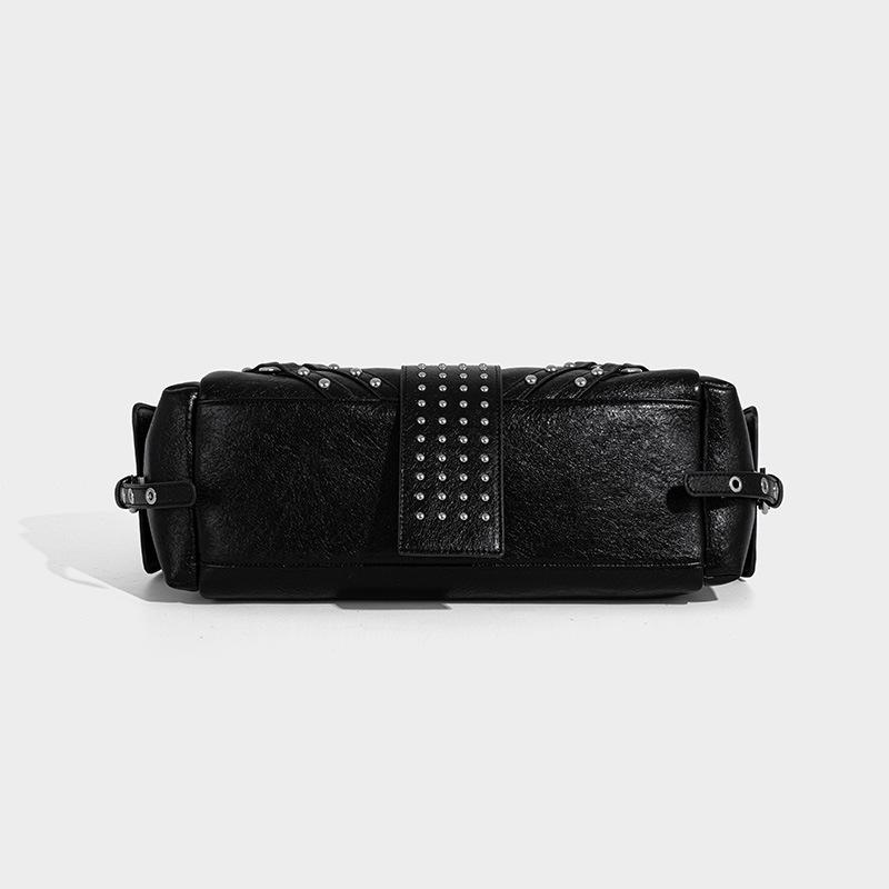New Retro Rivet Punk Shoulder Bag - Trendy High-End Autumn/Winter Collection