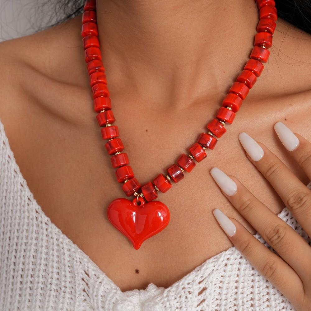 Choker Acrylic Love Heart Necklace Acrylic Sweater Chain Colorful Women Clavicle Necklace  Travel