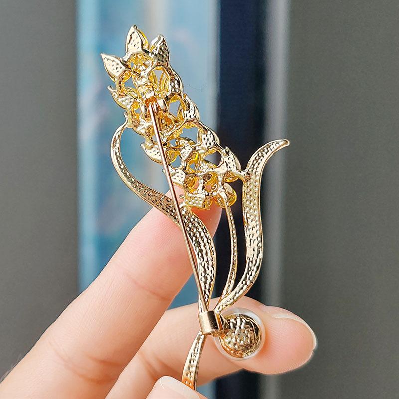 1pc Beautiful Shiny Wheat Brooch with Crystal Ears, Suitable for Women, Gender-neutral Plant Pins