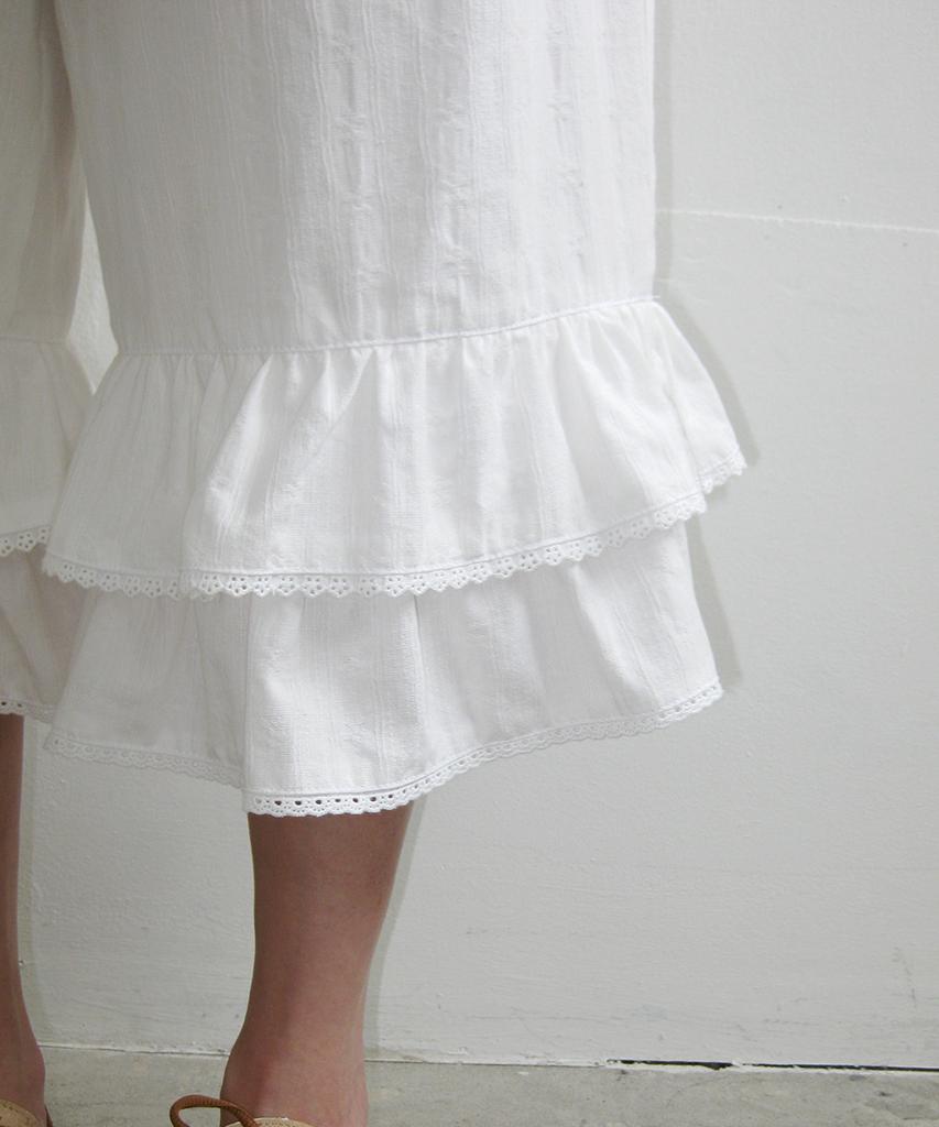 PISCESS Lace Frill Capri Pants_Ivory