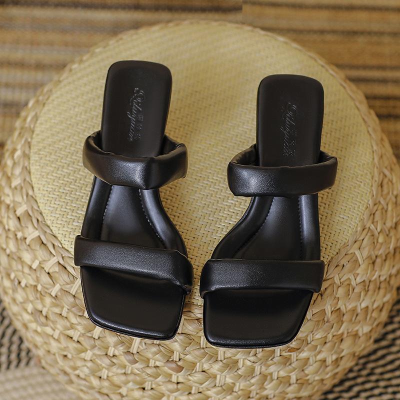 

Шлепанцы женские летние для улицы модные 2025 новые с квадратным носком на высоком каблуке в сказочном стиле с юбкой крутые шлепанцы 34 чёрный