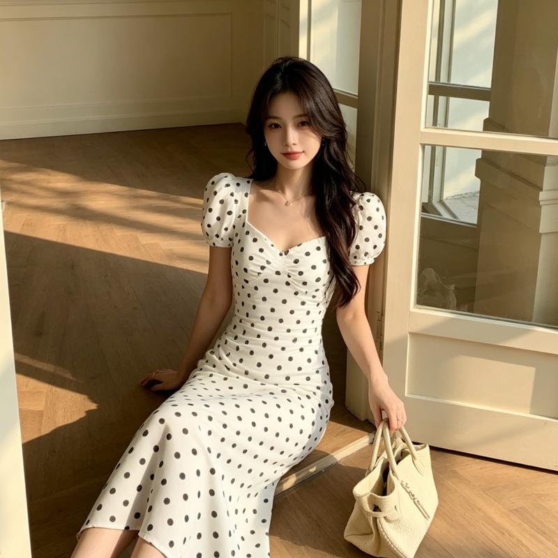 Summer popular wear French super beautiful unique beautiful skirt simple generous decent white polka dot dress