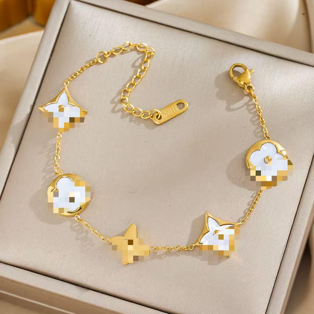 18K Gold-Plated Titanium Four-Leaf Clover Bracelet - Versatile, Non-Fading, Light Luxury Fashion with Shell Accents