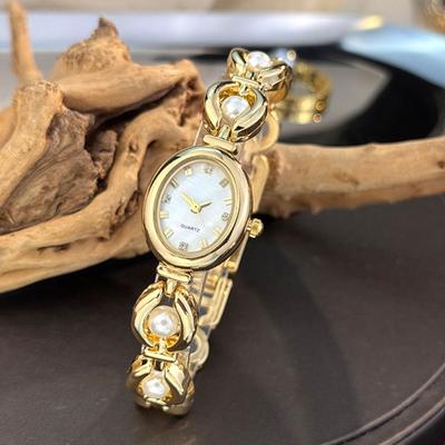 Ladies Oval Dial Watch Elegant Nacre Surface Faux Pearl Bracelet Wristwatch Retro Quartz Watch Luxury Timepiece Gift for Mom Wife