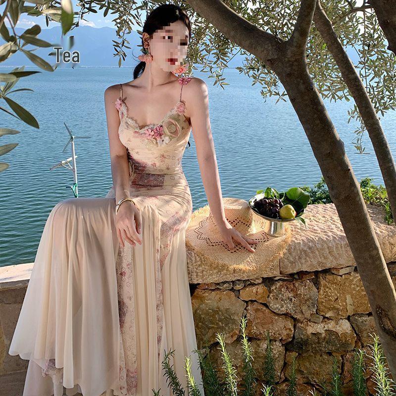 Abito Sirena a Rete Floreale 3D French Chic con Spalline - Vita Sagomata, Stile Estivo, Elegante e Sexy