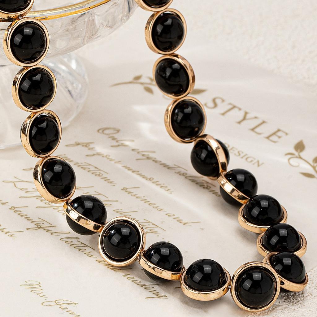 New black beaded collarbone chain Maillard style light luxury elegant three-dimensional versatile necklace