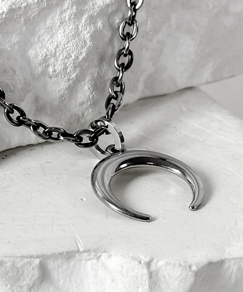 Blessed Bullet Ss-Reverse Moon Necklace_Silver/Black Silver